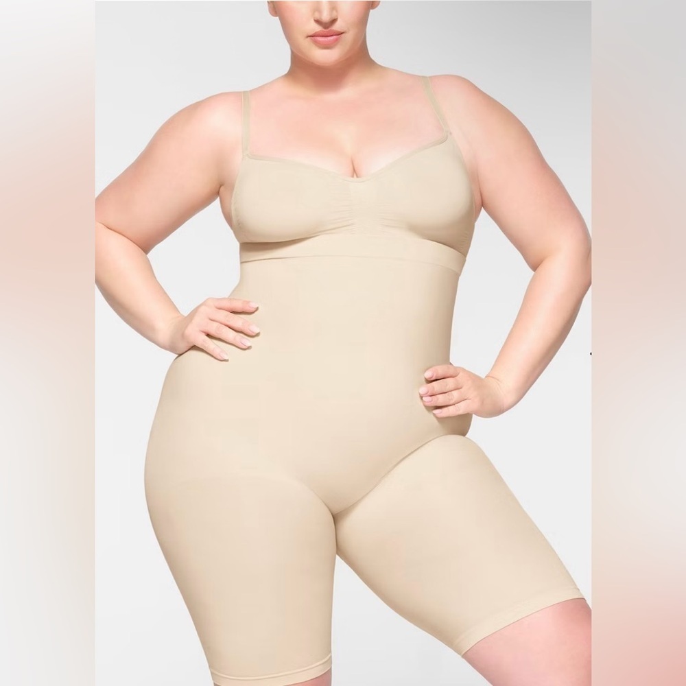 SKIMS Seamless Sculpt High-Waisted Above The Knee Short Shapewear
